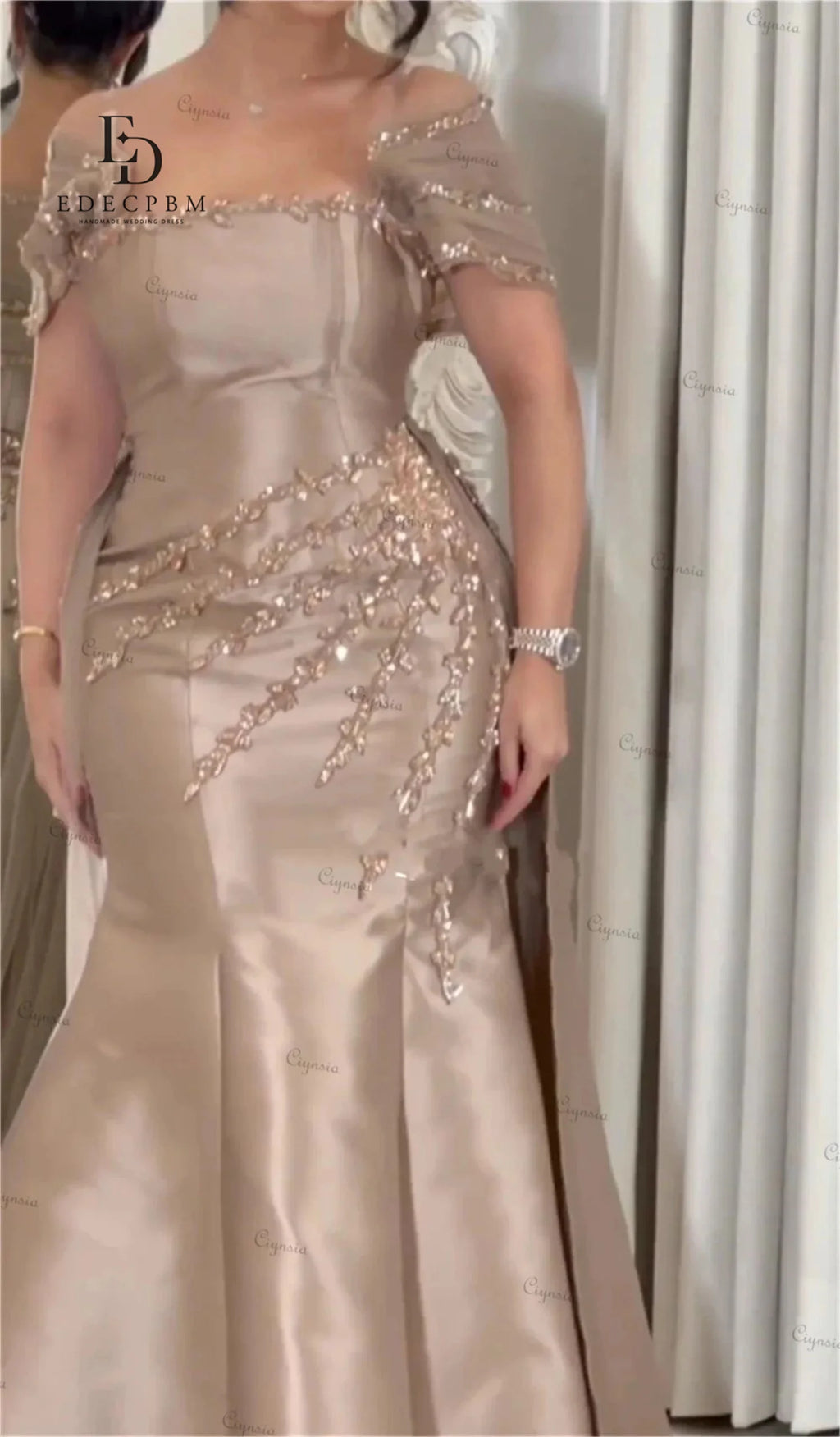 Robe de Soirée Luxe Champagne – Perles 2025, Satin Premium, Édition Spéciale, Couture Élégante pour Grandes Occasions
