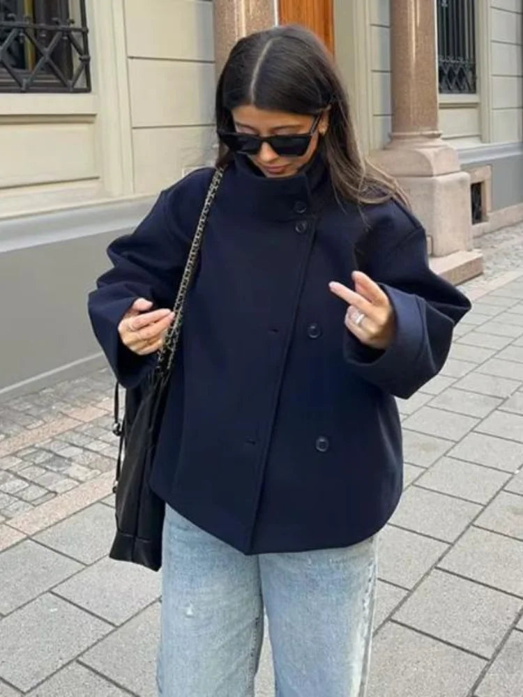 Manteau Femme Col Montant 2025 – Laine Douce, Coupe Large Élégante, Simple Boutonnage, Longue Manche, Style Bureau & Street Chic